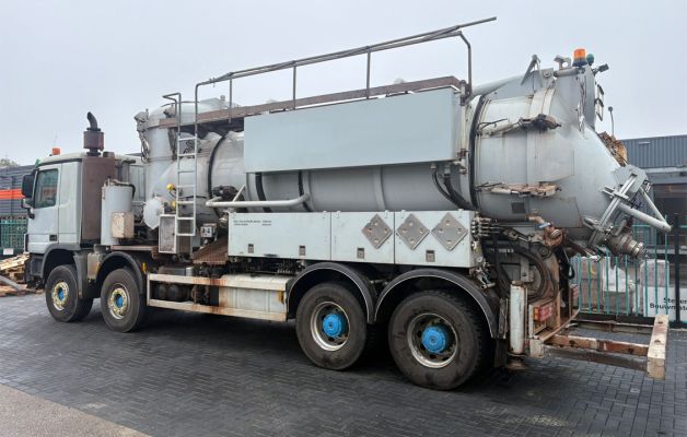 MegaVac SkyTipper op Mercedes chassis | Gebruikt
